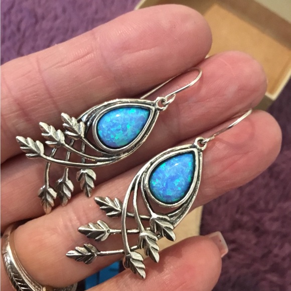 NWT Natural Blue Opal Bold Dangle Earrings - Picture 10 of 11